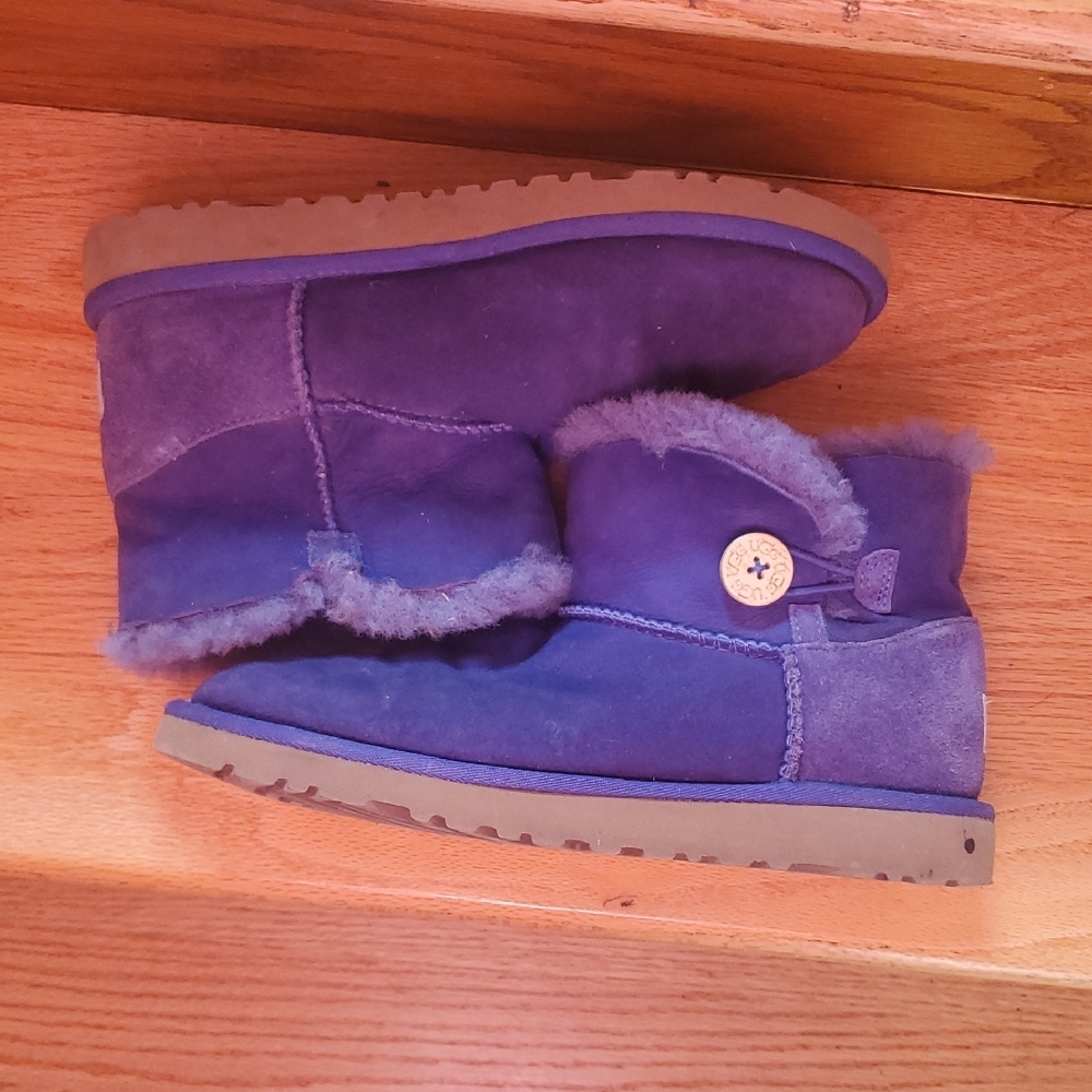 Uggs Bailey Button Mini